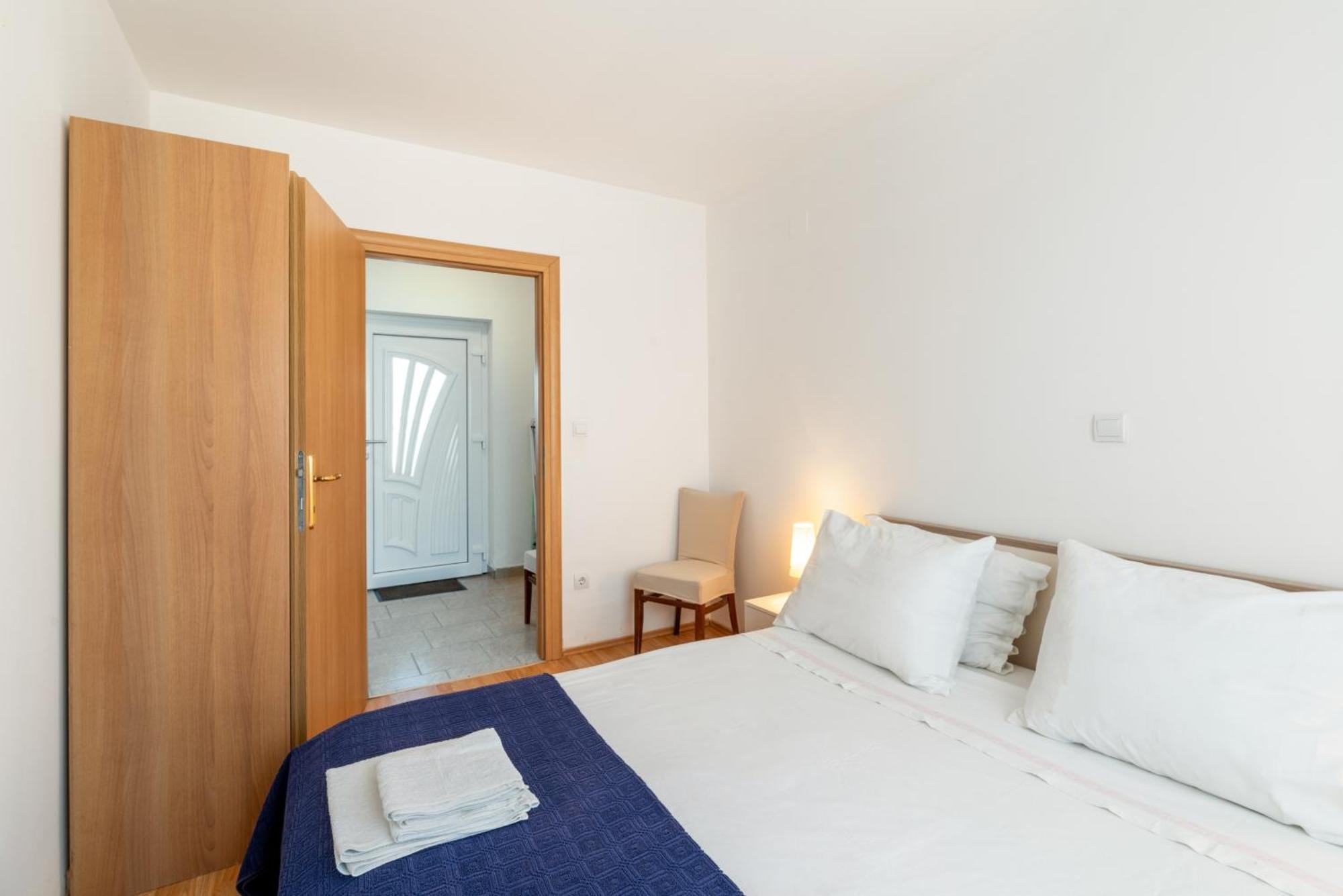 Apartments With A Parking Space Lopar, Rab - 14070 Room photo